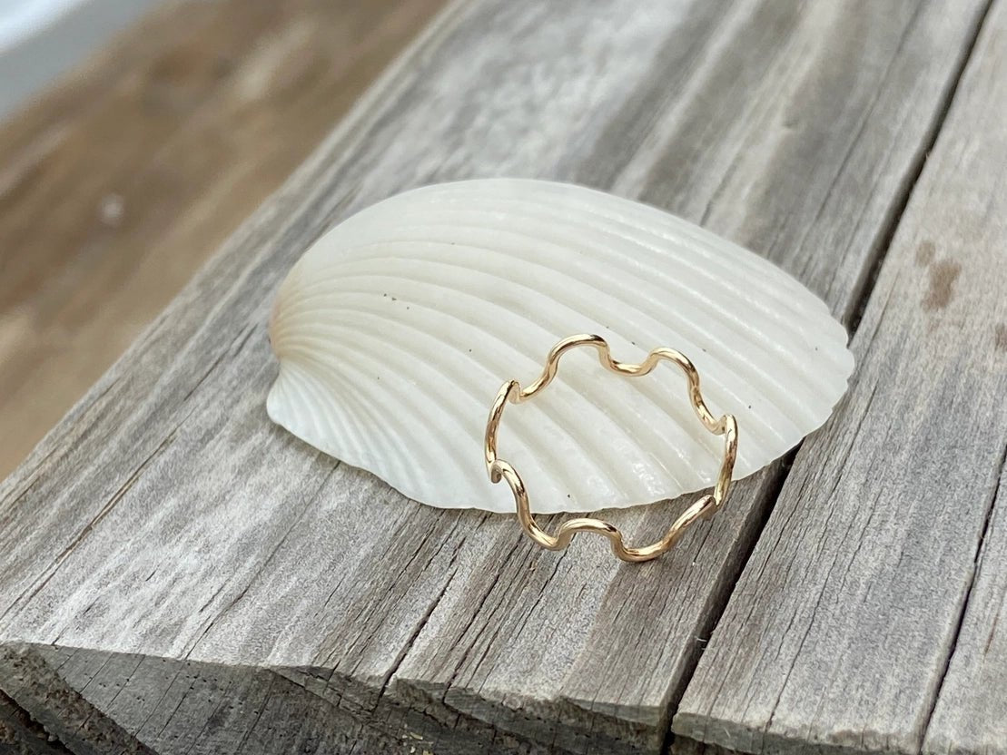 14k Thin Wavy Ring - Golden Hour BoutiqueRings